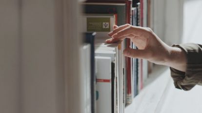 books-hand