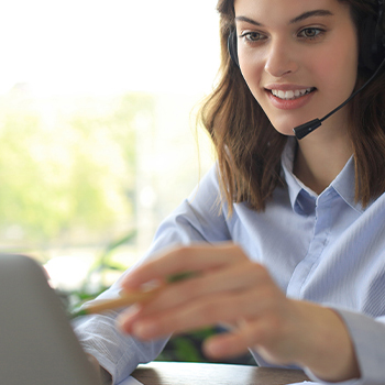 A woman during her online class